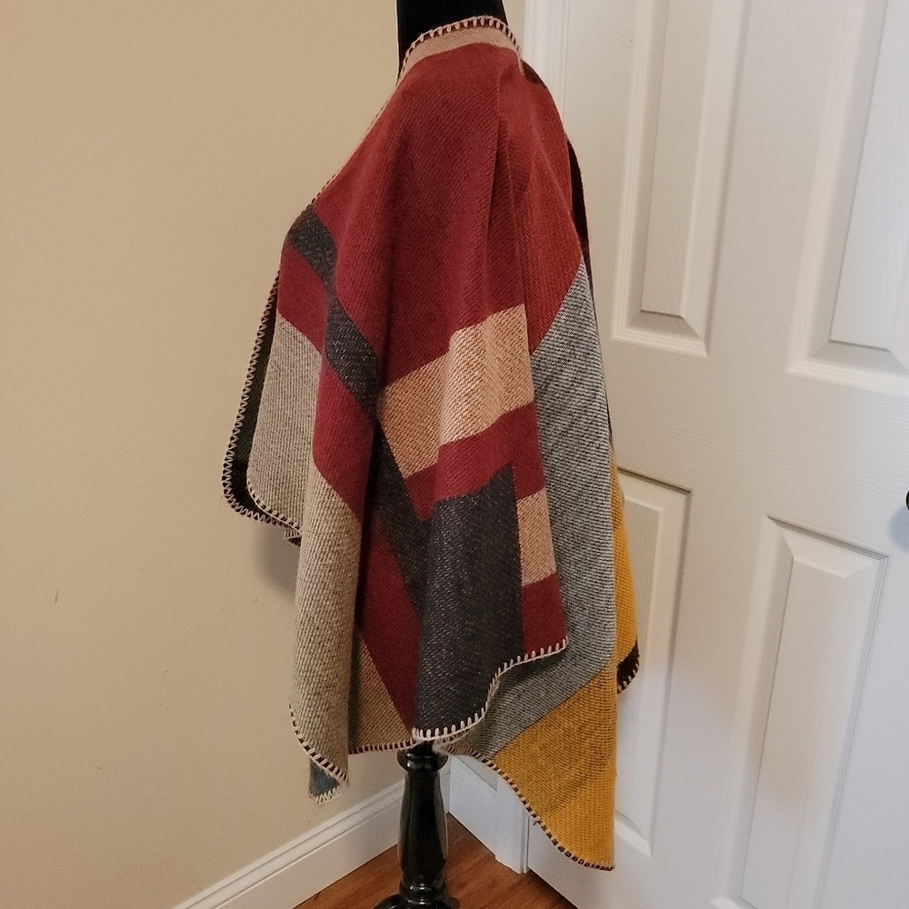 Color Block Reversible Shawl / Wrap - Picture 6 of 6
